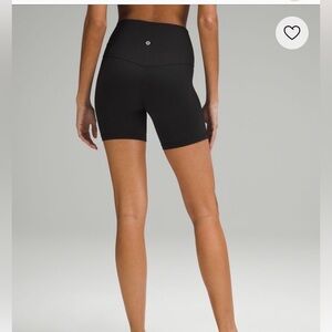 Lulu 6" Align shorts with pockets